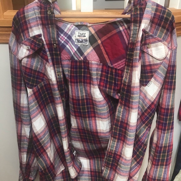 Aritzia - TNA size large boyfriend fit button down hoodie shirt, plaid! - Picture 2 of 4